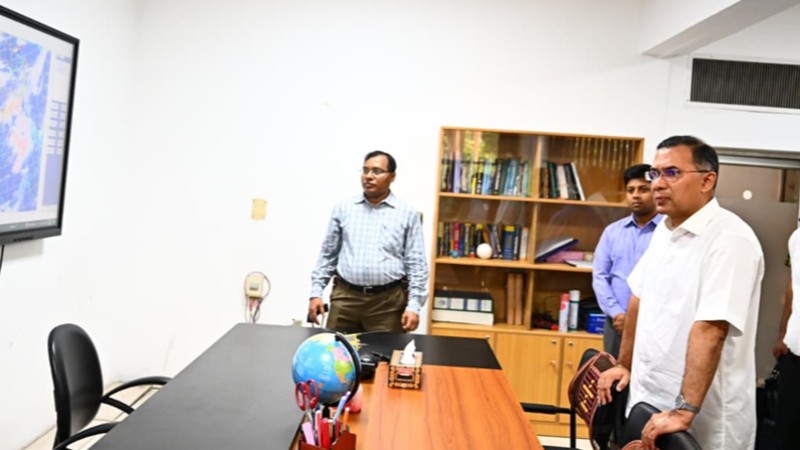 মহাকাশ গবেষণা প্রতিষ্ঠান ‘স্পারসো’ আকস্মিক পরিদর্শনে প্রধানমন্ত্রী তারেক রহমান