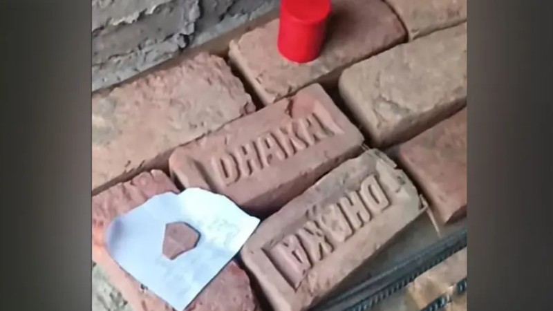 মেহেরপুরে চিরকুটে হত্যার হুমকি ও বোমা সদৃশ বস্তু উদ্ধার, এলাকায় আতঙ্ক