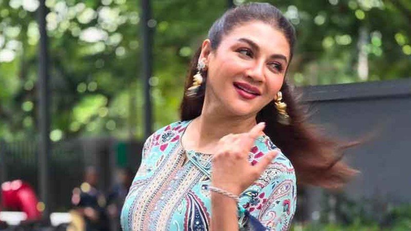 পান খাওয়ার অভ্যাস ছাড়তে পারছেন না জয়া