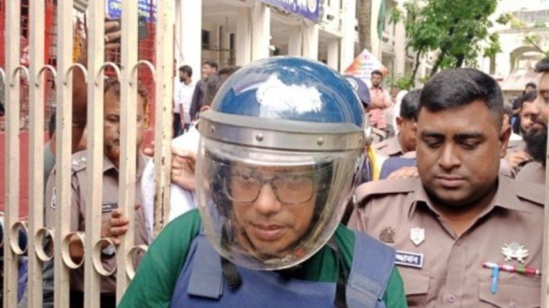 পরিবার ও আইনজীবীদের সঙ্গে সাক্ষাতের অনুমতি চাইলেন পলক