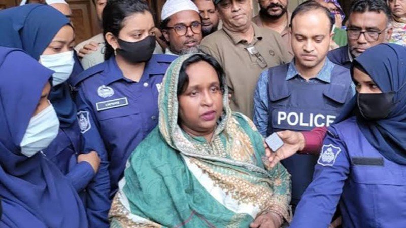 নির্দোষ হয়েও আমি অপরাধী: আদালতে হাজিরা দিয়ে সেলিনা হায়াৎ আইভী
