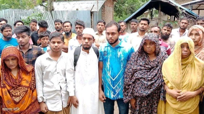 ভিসা ছাড়াই পায়ে হেঁটে হজে যাওয়ার পথে সিংড়ার দিনমজুর দুলাল