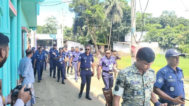 প্রধানমন্ত্রীর সফর ঘিরে কঠোর নিরাপত্তা বলয়ে বাবুনগর মাদ্রাসা