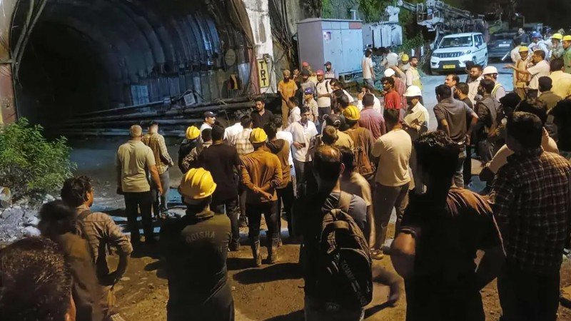 উত্তরাখণ্ডে জলবিদ্যুৎ প্রকল্পের সুড়ঙ্গ ধসে ৭ জন নিহত, নিখোঁজ ১