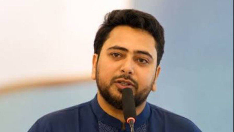 গ্যাস-বিদ্যুতের দাবি জানালে সরকার সেটিকে ‘হঠকারিতা’ বলছে: নাহিদ ইসলাম