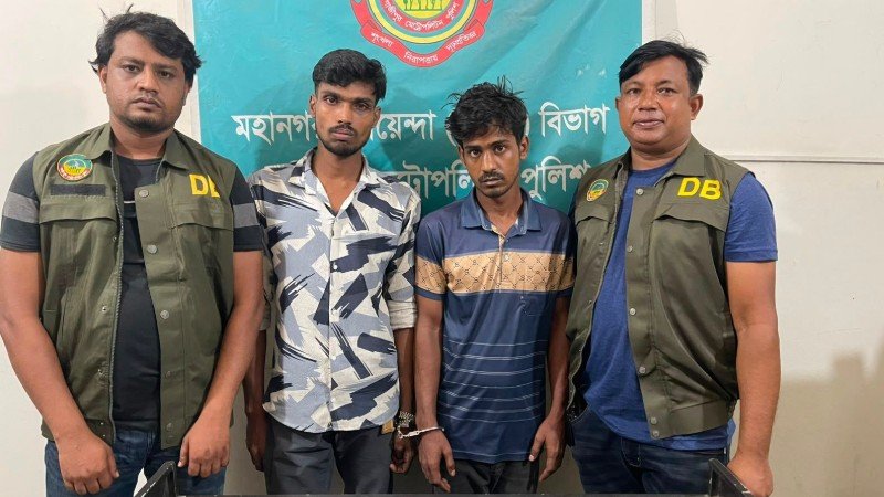 গাজীপুরে বিদেশি রিভলবার ও গুলিসহ দুই অস্ত্রধারী গ্রেপ্তার